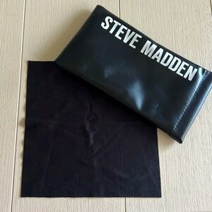 Steve Madden Glasses Case with Cleaning Cloth